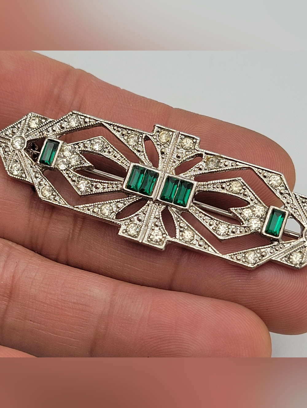 Silver-Tone Emerald Green Art Deco Bar Brooch - Unbranded